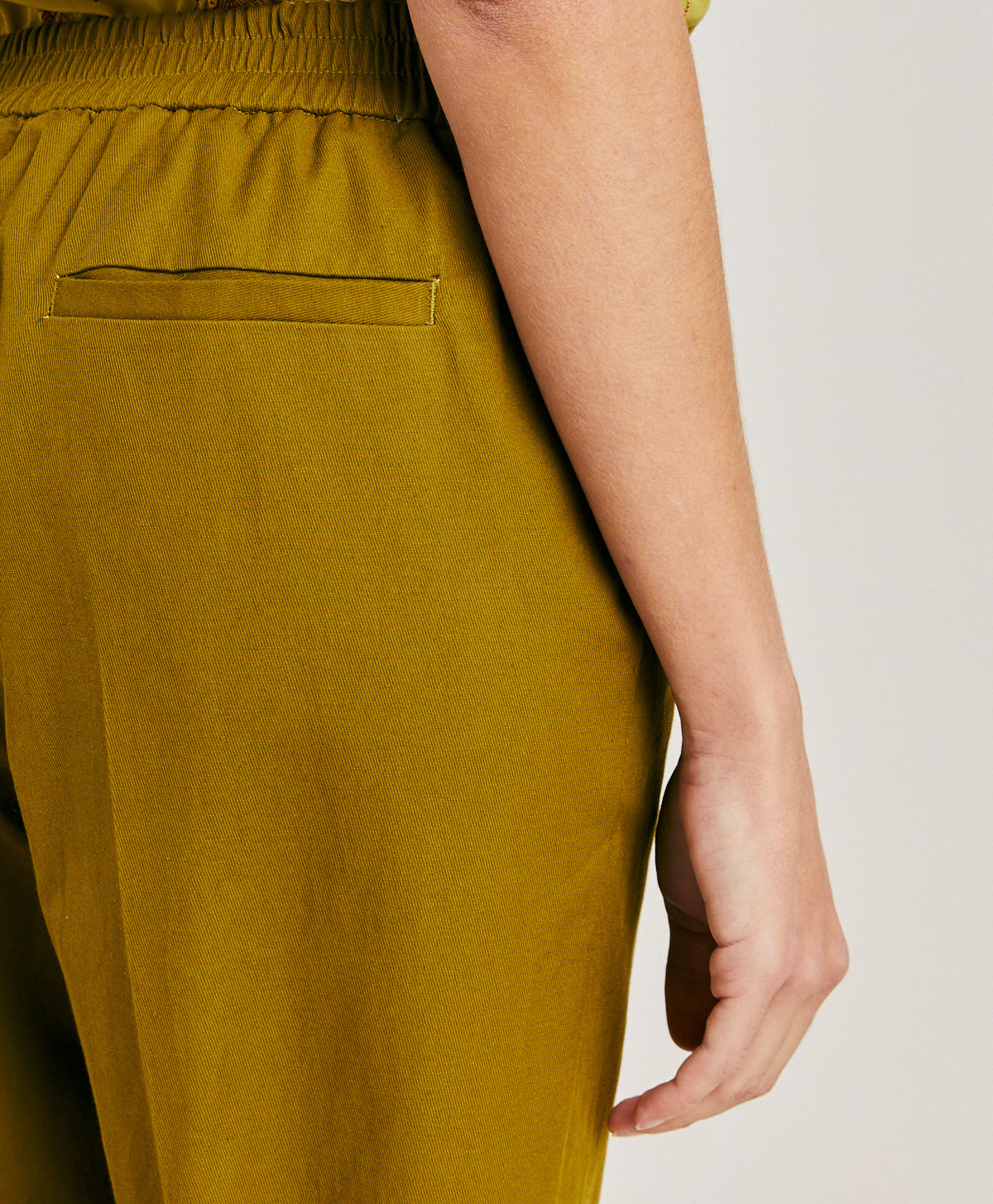 HAITI PANT IN STRETCH GABARDINE - OLIVE GREEN - Momonì