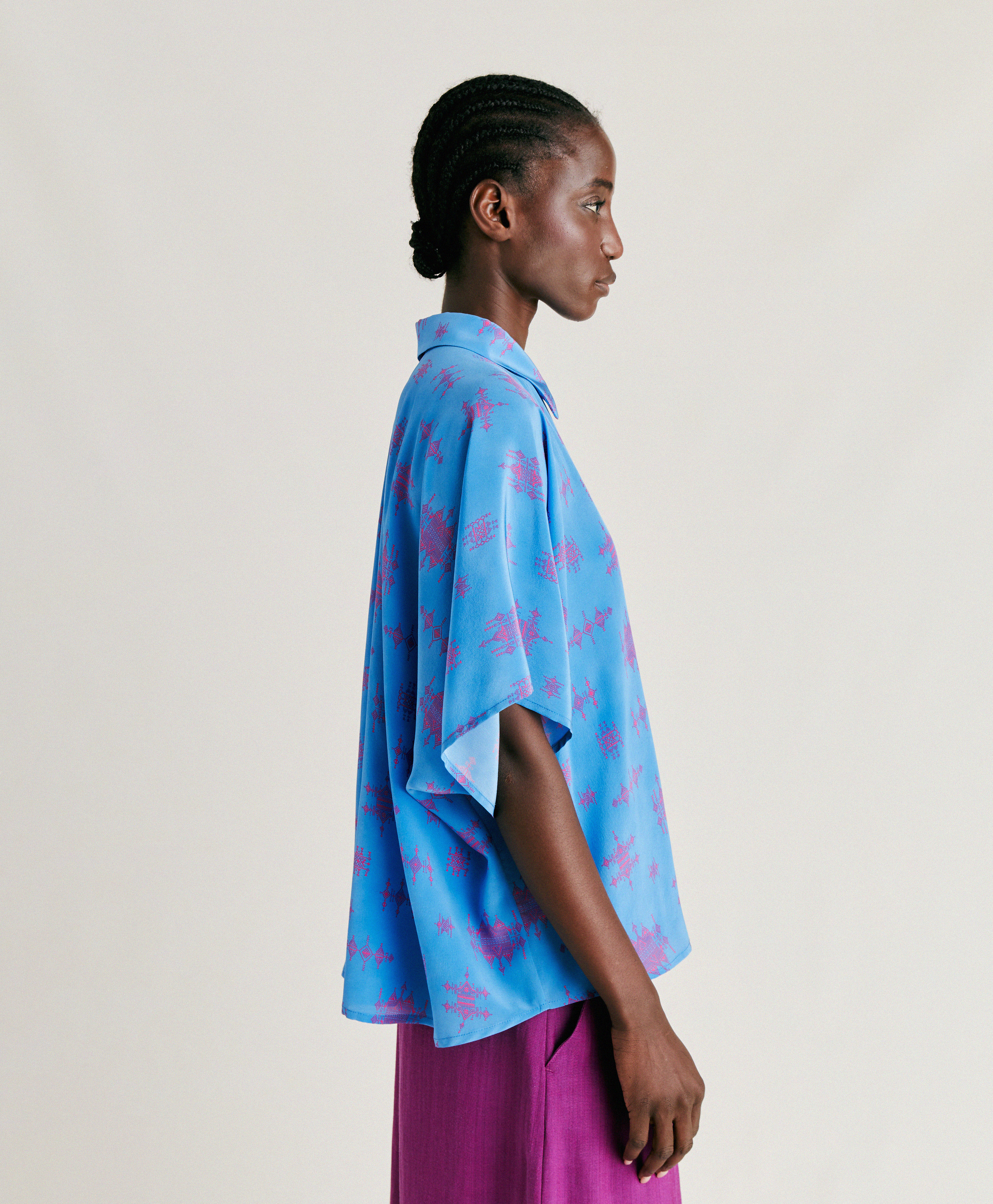 BROOKLYN SHIRT IN CREPE DE CHINE  - CORNFLOWER BLUE/FUCHSIA - Momonì