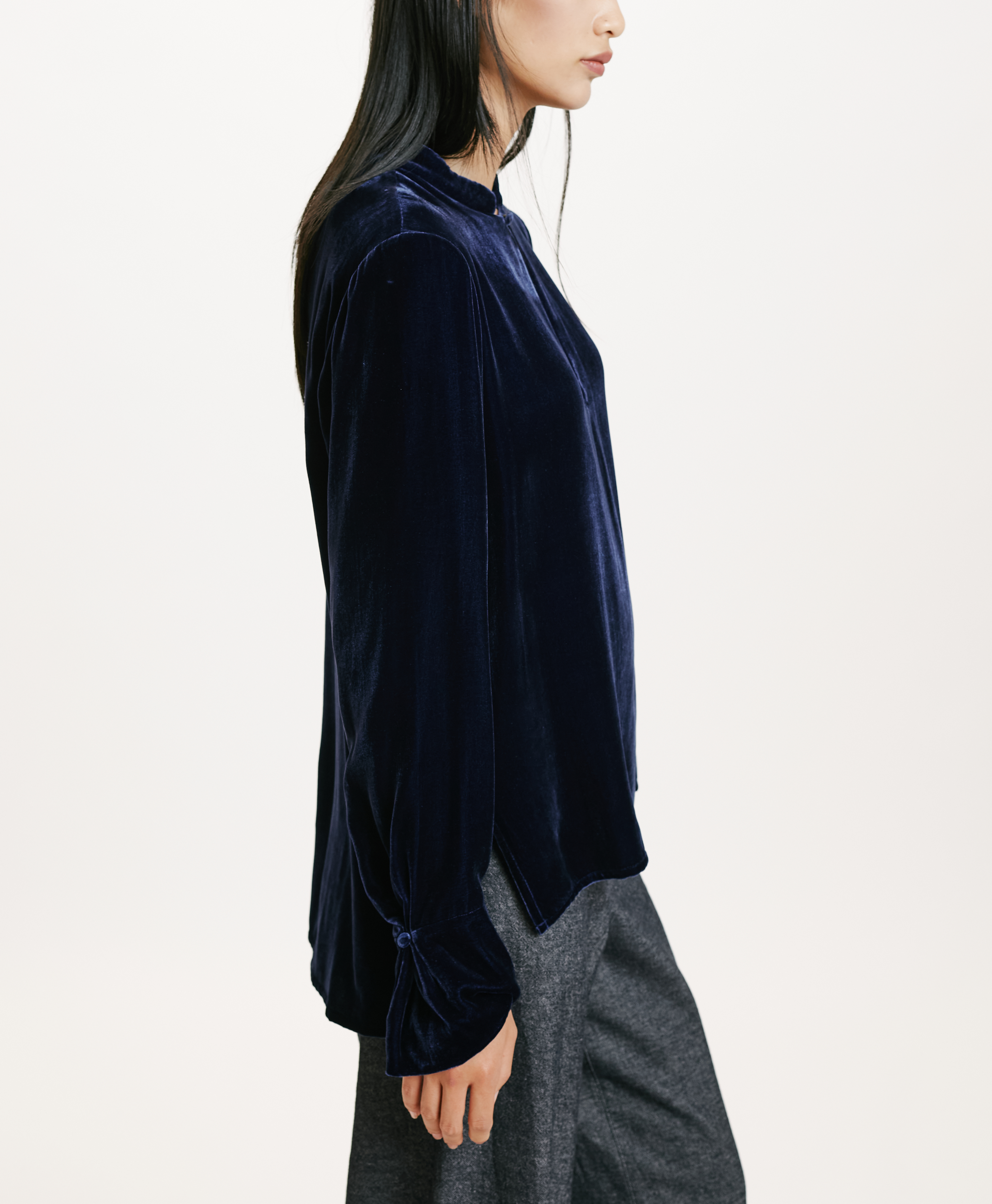 AISU BLOUSE IN SMOOTH SILK BLEND VELVET - INDIGO - Momonì