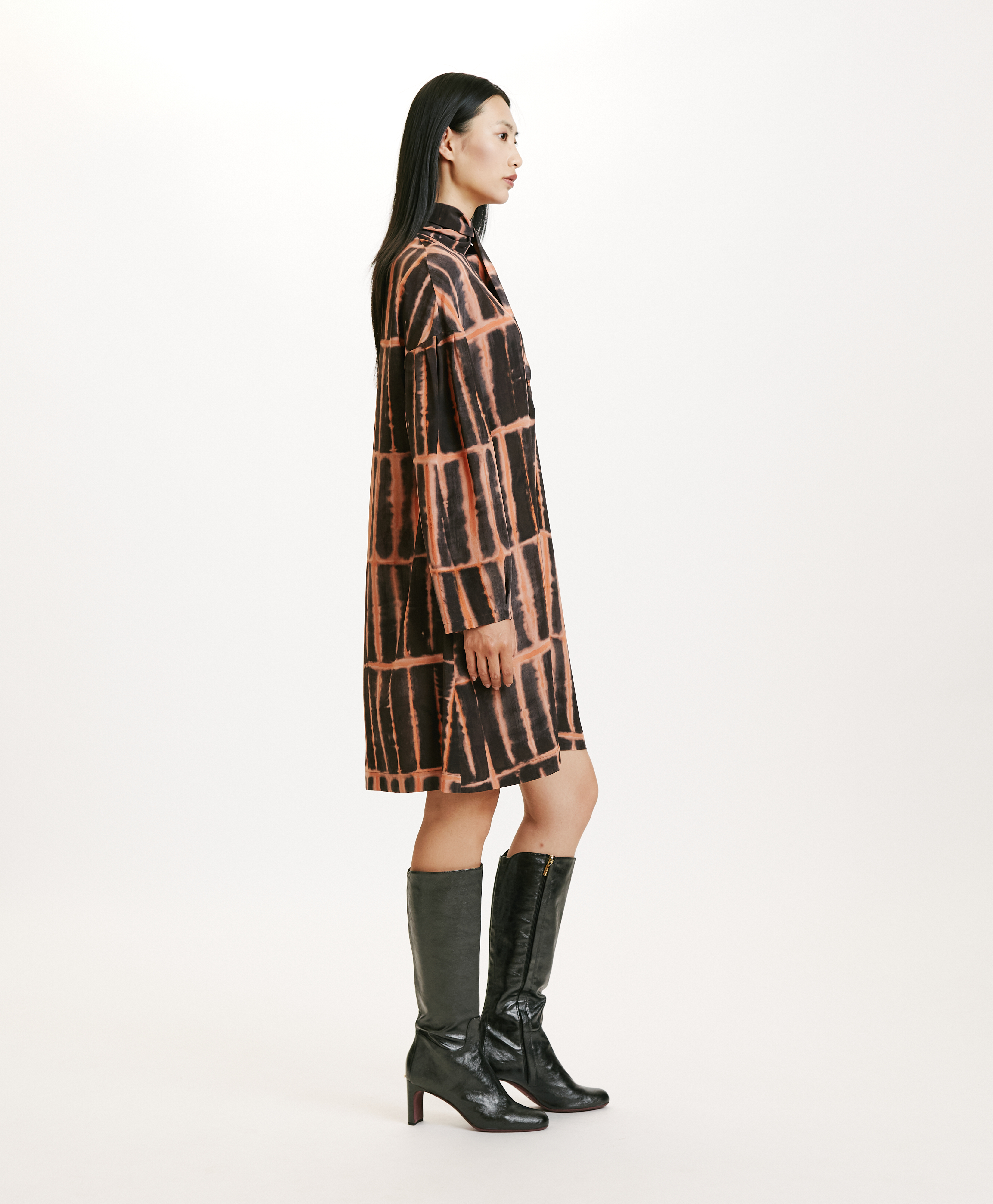 KIRU DRESS IN PRINTED CREPE DE CHINE - BLACK PINK - Momonì