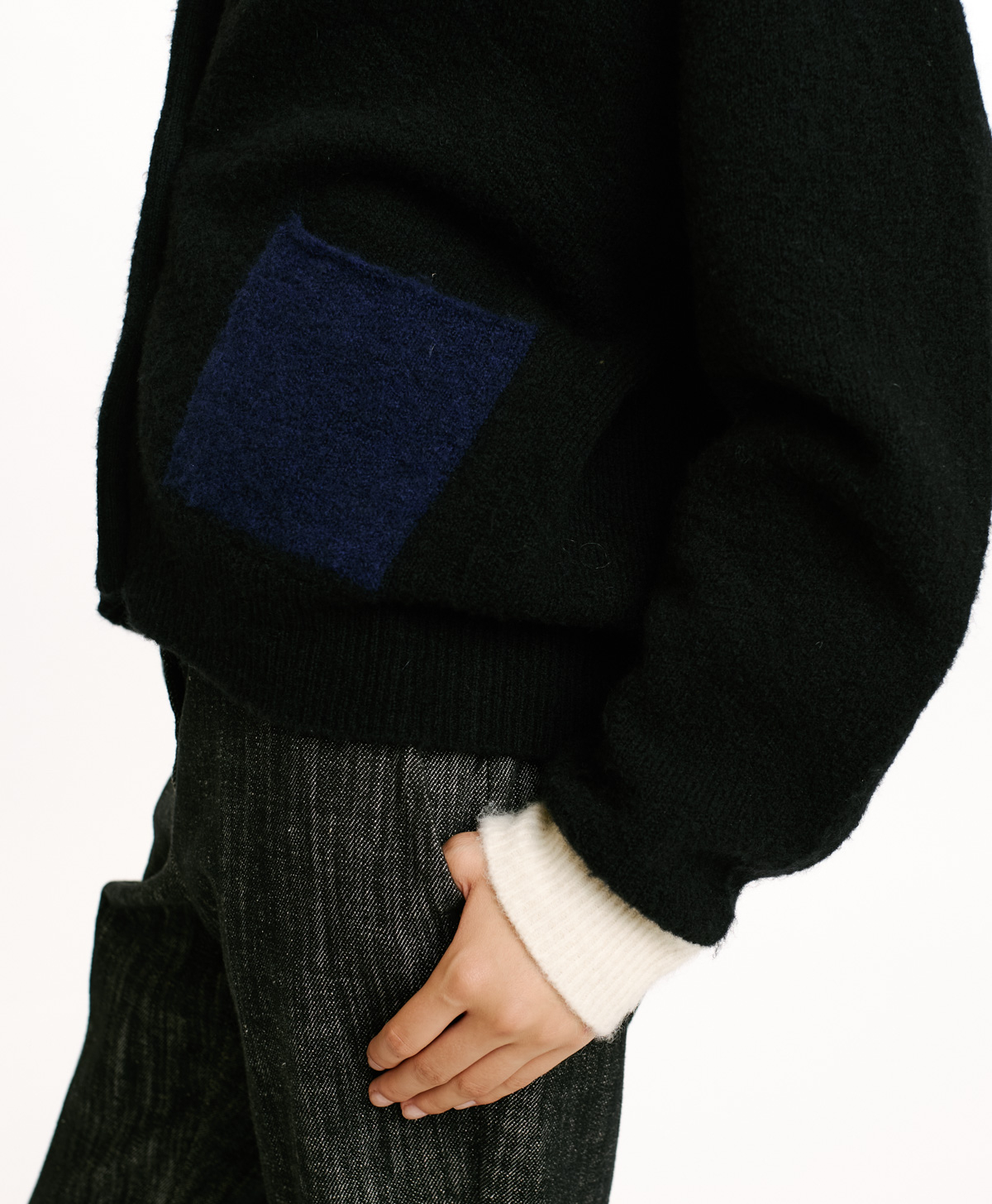 KAERU SWEATER IN COLOUR BLOCK FLEECE-EFFECT WOOL - BLACK - Momonì